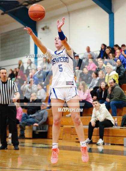 Thumbnail 3 in Oswego vs East Syracuse - Minoa (NYSPHSAA Section 3 AA First Round) photogallery.