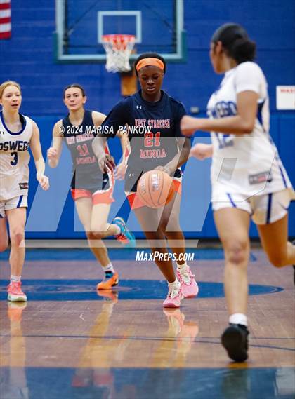 Thumbnail 3 in Oswego vs East Syracuse - Minoa (NYSPHSAA Section 3 AA First Round) photogallery.