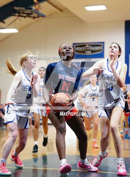 Thumbnail 2 in Oswego vs East Syracuse - Minoa (NYSPHSAA Section 3 AA First Round) photogallery.