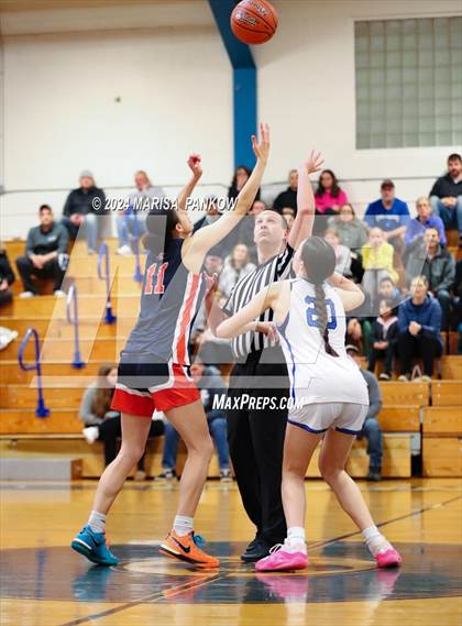 Thumbnail 2 in Oswego vs East Syracuse - Minoa (NYSPHSAA Section 3 AA First Round) photogallery.