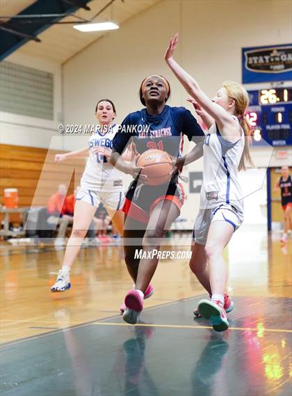 Thumbnail 2 in Oswego vs East Syracuse - Minoa (NYSPHSAA Section 3 AA First Round) photogallery.