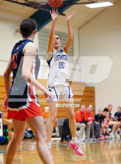 Thumbnail 3 in Oswego vs East Syracuse - Minoa (NYSPHSAA Section 3 AA First Round) photogallery.