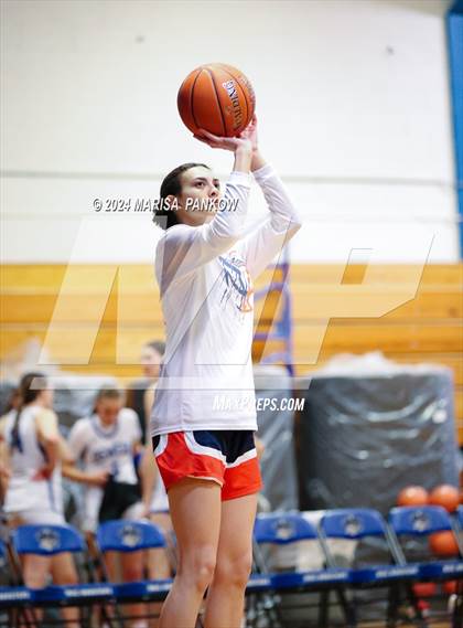 Thumbnail 2 in Oswego vs East Syracuse - Minoa (NYSPHSAA Section 3 AA First Round) photogallery.