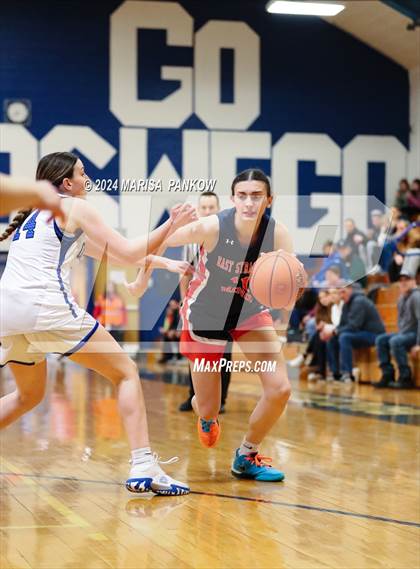 Thumbnail 2 in Oswego vs East Syracuse - Minoa (NYSPHSAA Section 3 AA First Round) photogallery.