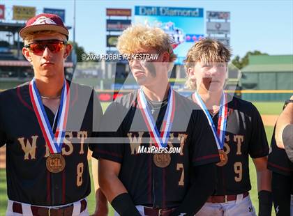 Thumbnail 2 in Lovejoy vs. Magnolia West (UIL 5A Baseball Semifinal Medal Ceremony) photogallery.