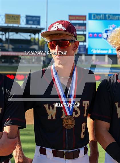 Thumbnail 1 in Lovejoy vs. Magnolia West (UIL 5A Baseball Semifinal Medal Ceremony) photogallery.