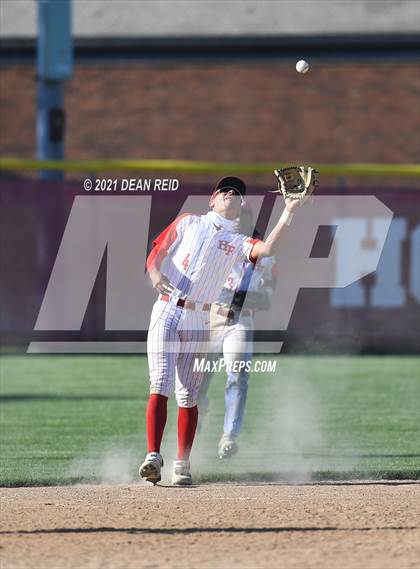 Thumbnail 2 in Thornton Fractional South @ Homewood-Flossmoor (IHSA 4A Regional Semifinal) photogallery.