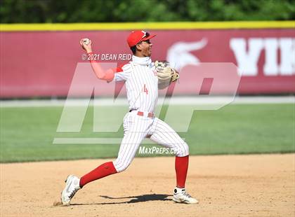 Thumbnail 1 in Thornton Fractional South @ Homewood-Flossmoor (IHSA 4A Regional Semifinal) photogallery.