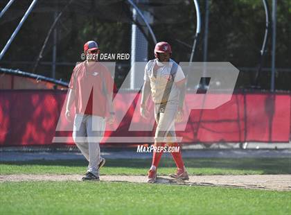 Thumbnail 1 in Thornton Fractional South @ Homewood-Flossmoor (IHSA 4A Regional Semifinal) photogallery.