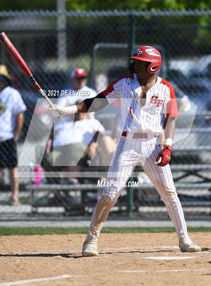 Thumbnail 2 in Thornton Fractional South @ Homewood-Flossmoor (IHSA 4A Regional Semifinal) photogallery.