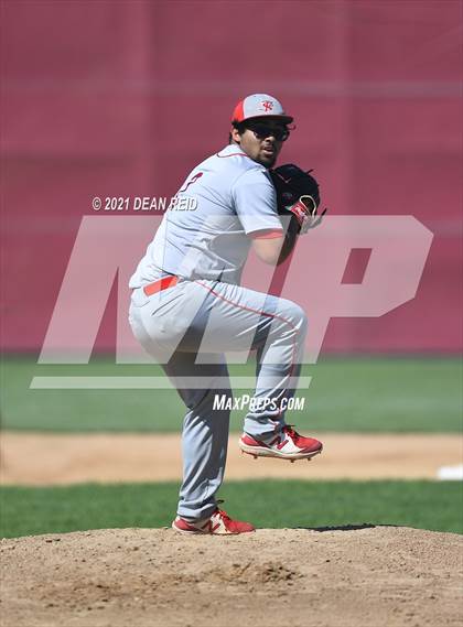 Thumbnail 1 in Thornton Fractional South @ Homewood-Flossmoor (IHSA 4A Regional Semifinal) photogallery.