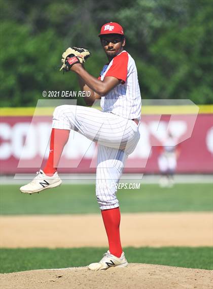Thumbnail 1 in Thornton Fractional South @ Homewood-Flossmoor (IHSA 4A Regional Semifinal) photogallery.