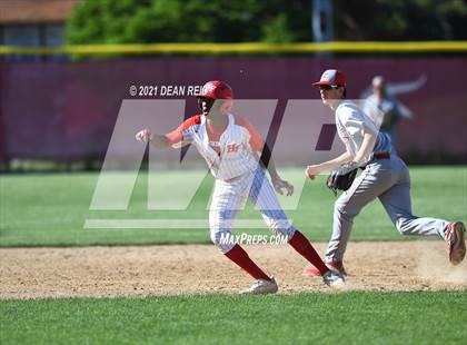 Thumbnail 2 in Thornton Fractional South @ Homewood-Flossmoor (IHSA 4A Regional Semifinal) photogallery.