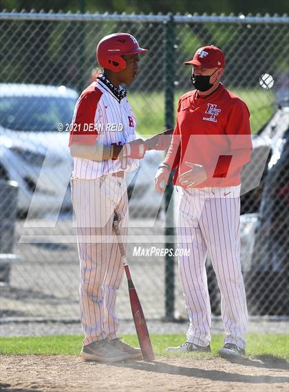 Thumbnail 1 in Thornton Fractional South @ Homewood-Flossmoor (IHSA 4A Regional Semifinal) photogallery.