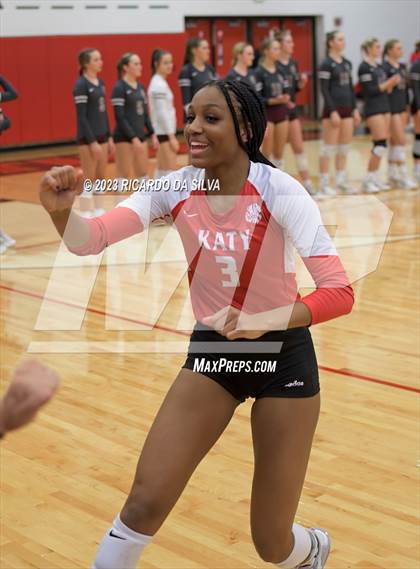 Thumbnail 2 in Katy vs Cinco Ranch photogallery.