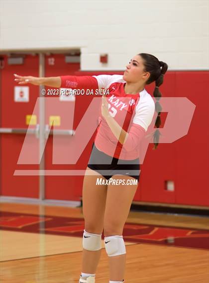 Thumbnail 3 in Katy vs Cinco Ranch photogallery.