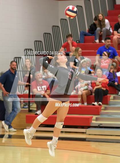Thumbnail 3 in Katy vs Cinco Ranch photogallery.