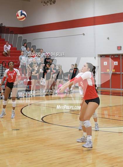 Thumbnail 3 in Katy vs Cinco Ranch photogallery.