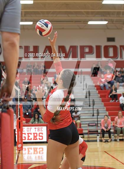 Thumbnail 3 in Katy vs Cinco Ranch photogallery.