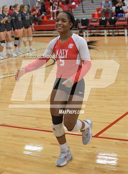 Thumbnail 3 in Katy vs Cinco Ranch photogallery.