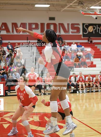 Thumbnail 2 in Katy vs Cinco Ranch photogallery.