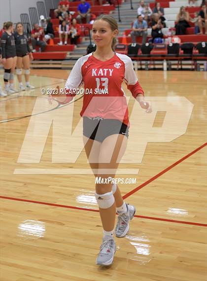 Thumbnail 3 in Katy vs Cinco Ranch photogallery.