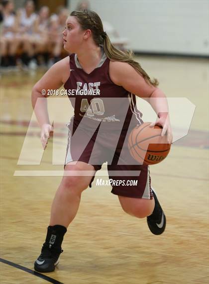 Thumbnail 2 in East Robertson @ Jo Byrns photogallery.