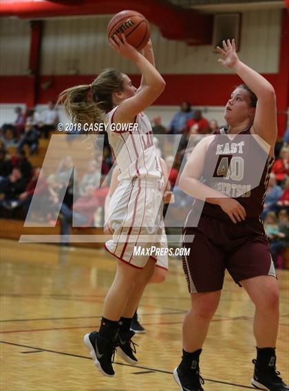 Thumbnail 2 in East Robertson @ Jo Byrns photogallery.