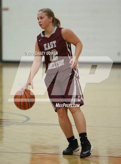 Thumbnail 3 in East Robertson @ Jo Byrns photogallery.