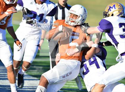 Thumbnail 3 in Midland vs. Bowie  (UIL 6A Area Playoff) photogallery.
