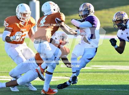 Thumbnail 1 in Midland vs. Bowie  (UIL 6A Area Playoff) photogallery.