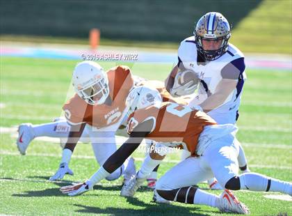 Thumbnail 3 in Midland vs. Bowie  (UIL 6A Area Playoff) photogallery.