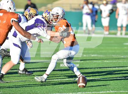 Thumbnail 2 in Midland vs. Bowie  (UIL 6A Area Playoff) photogallery.