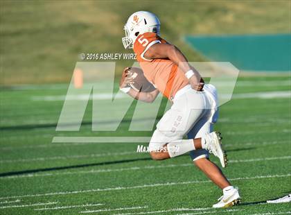 Thumbnail 1 in Midland vs. Bowie  (UIL 6A Area Playoff) photogallery.