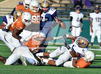 Thumbnail 2 in Midland vs. Bowie  (UIL 6A Area Playoff) photogallery.