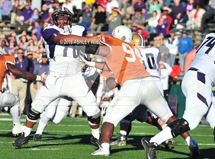 Thumbnail 2 in Midland vs. Bowie  (UIL 6A Area Playoff) photogallery.