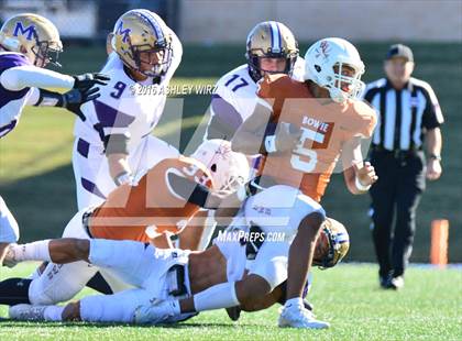 Thumbnail 3 in Midland vs. Bowie  (UIL 6A Area Playoff) photogallery.