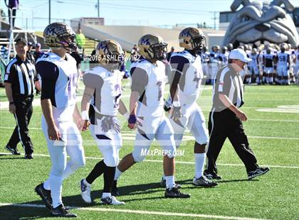 Thumbnail 3 in Midland vs. Bowie  (UIL 6A Area Playoff) photogallery.
