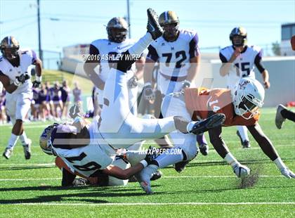 Thumbnail 1 in Midland vs. Bowie  (UIL 6A Area Playoff) photogallery.