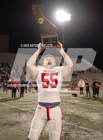 Thumbnail 2 in Fairfax vs. Ferndale (CIF State Division 7-AA Final) photogallery.