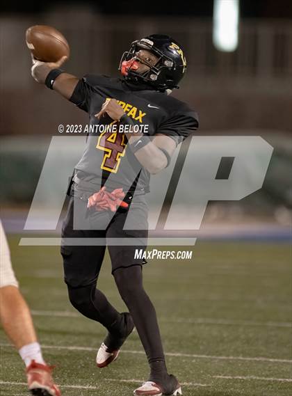 Thumbnail 2 in Fairfax vs. Ferndale (CIF State Division 7-AA Final) photogallery.