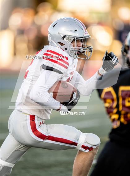 Thumbnail 2 in Fairfax vs. Ferndale (CIF State Division 7-AA Final) photogallery.