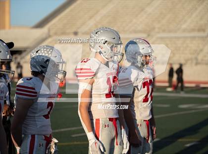 Thumbnail 1 in Fairfax vs. Ferndale (CIF State Division 7-AA Final) photogallery.
