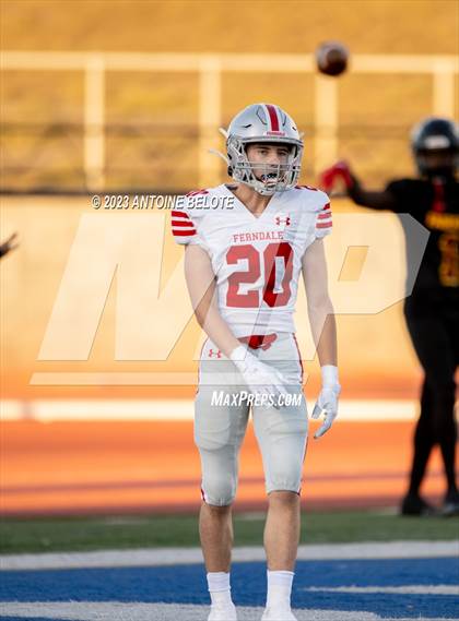 Thumbnail 3 in Fairfax vs. Ferndale (CIF State Division 7-AA Final) photogallery.