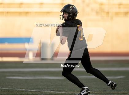 Thumbnail 3 in Fairfax vs. Ferndale (CIF State Division 7-AA Final) photogallery.