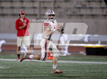 Thumbnail 2 in Fairfax vs. Ferndale (CIF State Division 7-AA Final) photogallery.