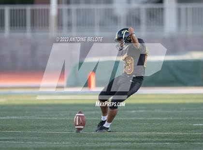 Thumbnail 2 in Fairfax vs. Ferndale (CIF State Division 7-AA Final) photogallery.