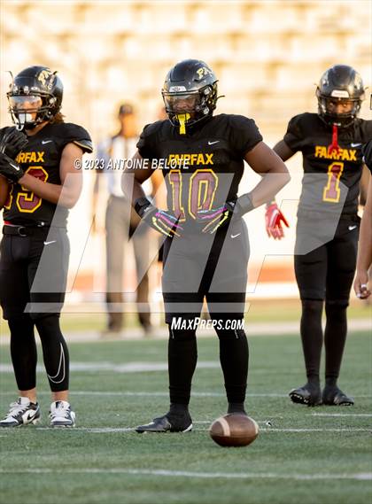 Thumbnail 1 in Fairfax vs. Ferndale (CIF State Division 7-AA Final) photogallery.