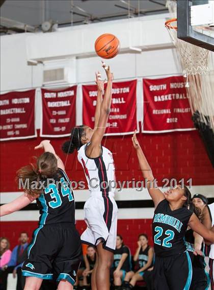 Thumbnail 2 in Pasadena Memorial vs South Houston photogallery.