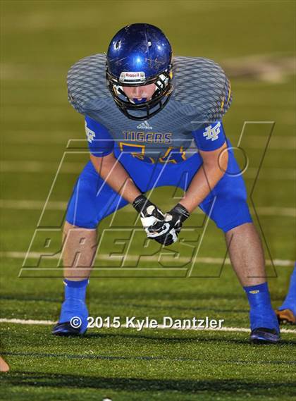 Thumbnail 1 in Alba-Golden vs. Leonard (UIL 3A Division 2 Region 2 Bi-District Playoff) photogallery.